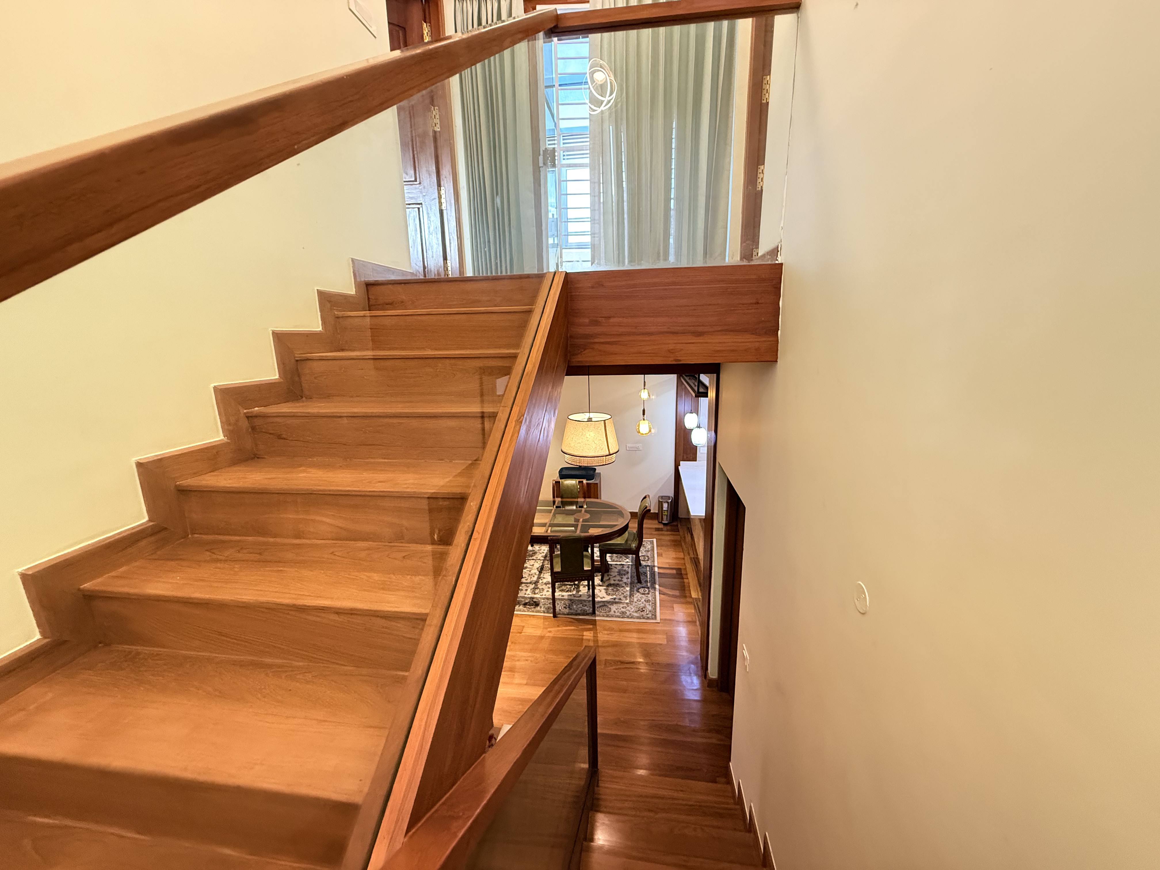 Premium Dining & Bar Setup