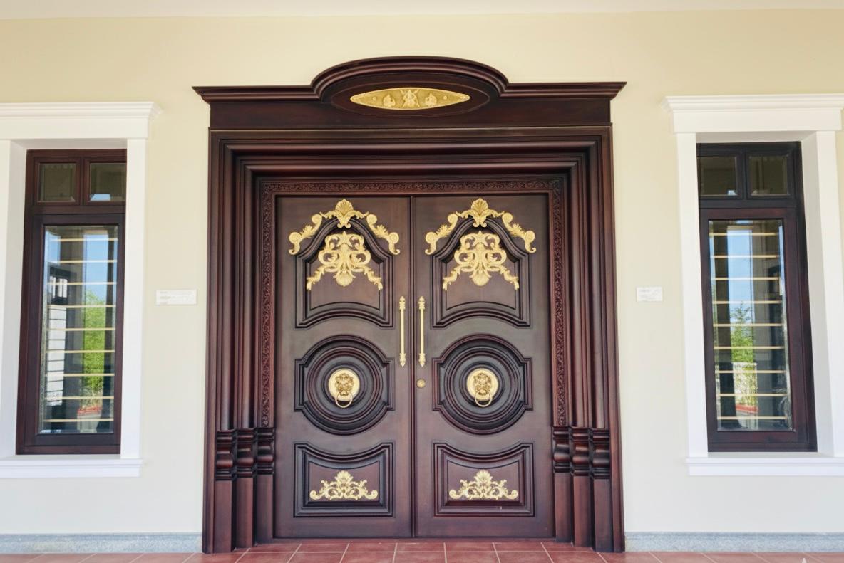 Modern carving with fluted wall paneling